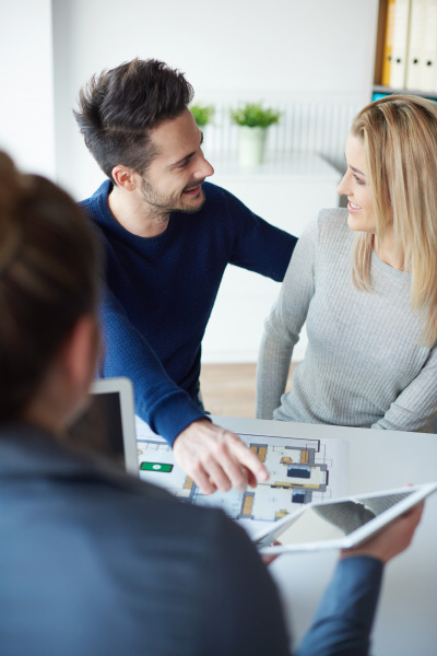 gallery/real-estate-agent-discussing-property-documents-22TBPBD